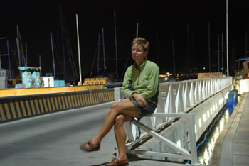 A tired Sarah still waiting...